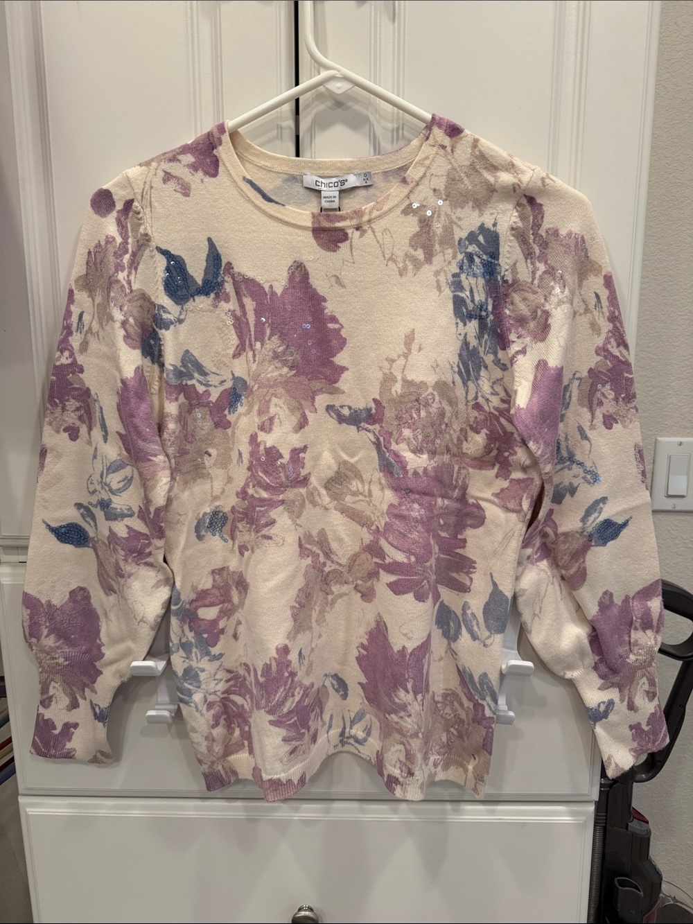 NWT Chico’s Cream/Tan/Blue/Violet Sequined Sweater Size 0